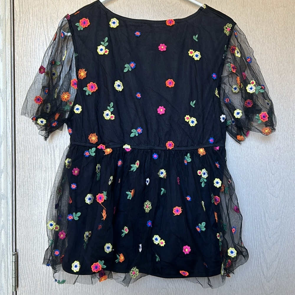 ☀️ Embroidered Flower Mesh Blouse - SHEIN - Size 1XL - NWOT - Picture 2 of 5